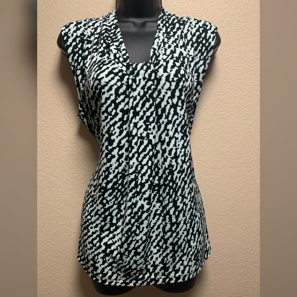 Green and black blouse Size XL